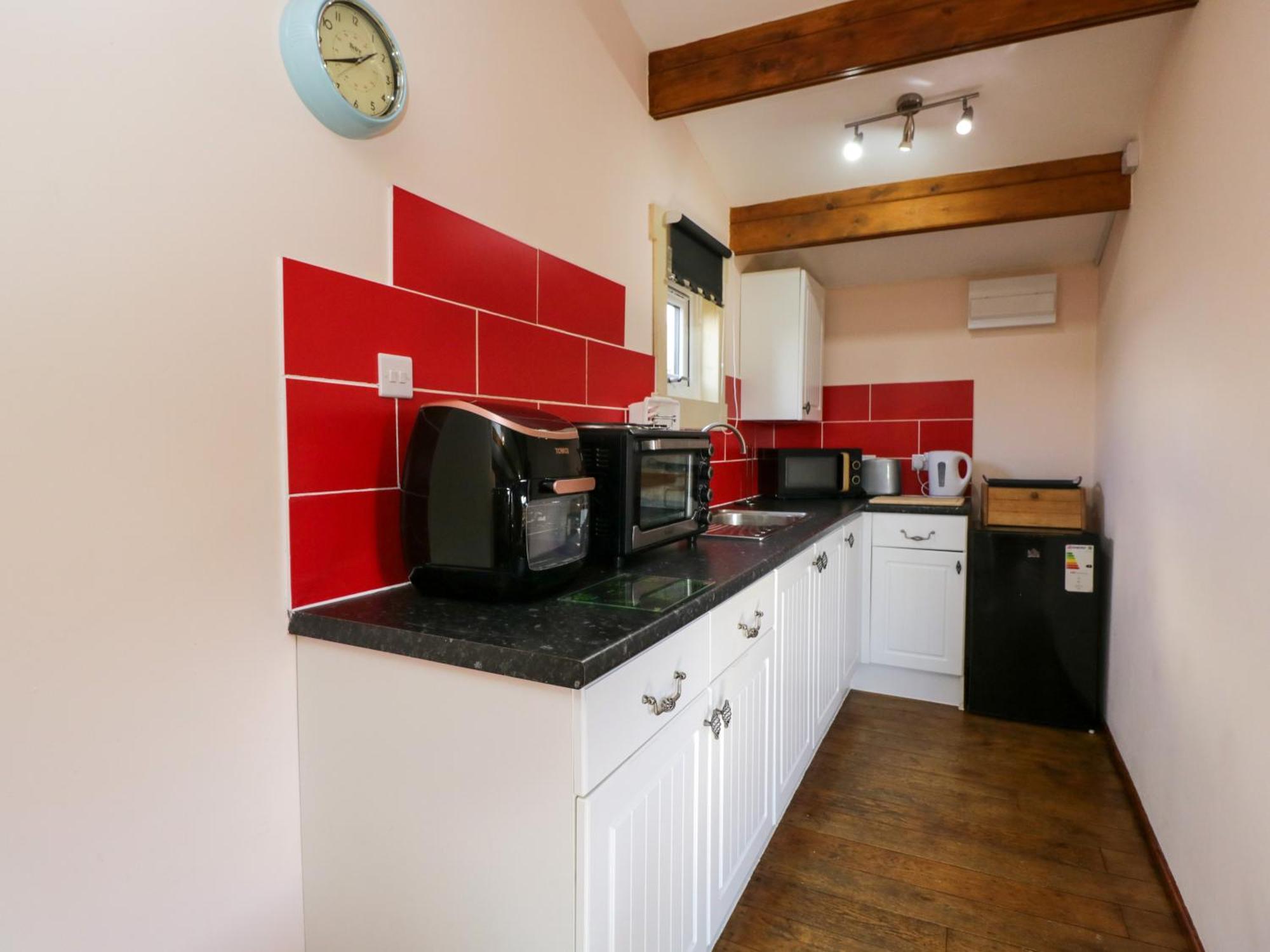 The Nook Villa Swindon Buitenkant foto